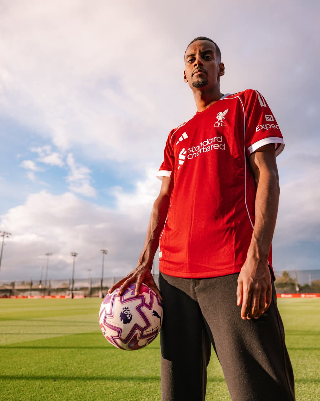 The 2025 Football Transfer Revolution: How the Market Shifted the Global Balance of Power